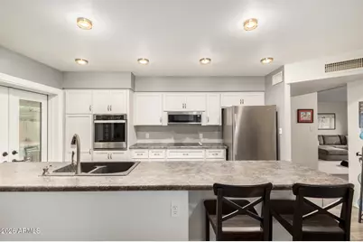 2112 E Apollo Avenue, Tempe, AZ 85283 - Photo 6