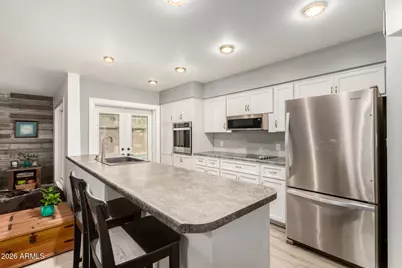 2112 E Apollo Avenue, Tempe, AZ 85283 - Photo 8