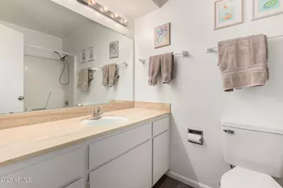 2112 E Apollo Avenue, Tempe, AZ 85283 - Photo 18