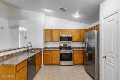 3830 W Santa Cruz Avenue, San Tan Valley, AZ 85144 - Photo 2