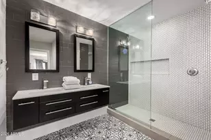 2402 N 37th St, Phoenix, AZ 85008 - Photo 20