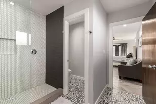 2402 N 37th St, Phoenix, AZ 85008 - Photo 22