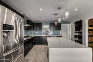 2402 N 37th St, Phoenix, AZ 85008 - Photo 4