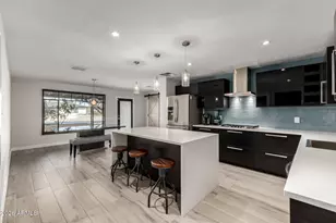 2402 N 37th St, Phoenix, AZ 85008 - Photo 10