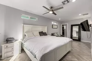 2402 N 37th St, Phoenix, AZ 85008 - Photo 16