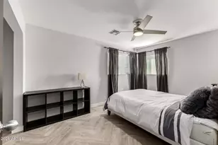 2402 N 37th St, Phoenix, AZ 85008 - Photo 26