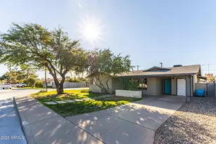 2402 N 37th St, Phoenix, AZ 85008 - Photo 1