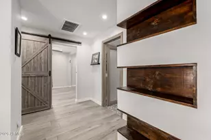 2402 N 37th St, Phoenix, AZ 85008 - Photo 22