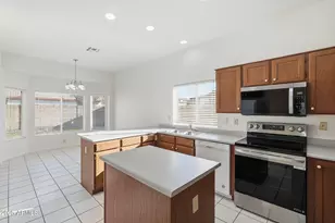 10224 W Oregon Ave, Glendale, AZ 85307 - Photo 14