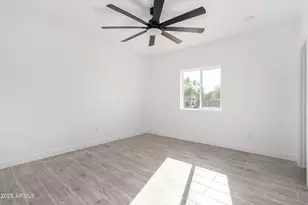 10611 N 81st Ave, Peoria, AZ 85345 - Photo 6