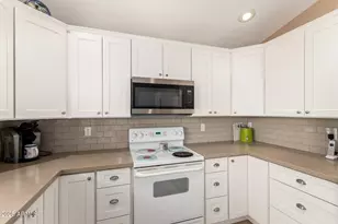 13833 N 149th Ln, Surprise, AZ 85379 - Photo 10