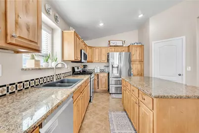 15970 W Bartlett Avenue, Goodyear, AZ 85338 - Photo 10