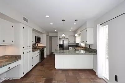 8528 E Via De Viva Street, Scottsdale, AZ 85258 - Photo 10