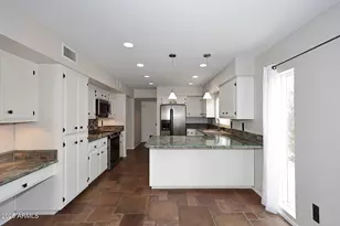 8528 E Via De Viva St, Scottsdale, AZ 85258 - Photo 10