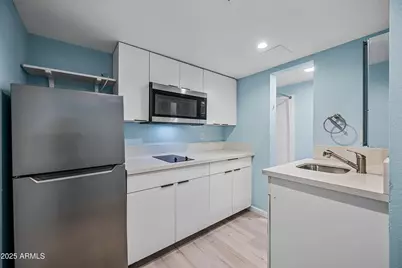 3025 N 32nd Street #8, Phoenix, AZ 85018 - Photo 6