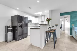 320 W Laguna Dr, Tempe, AZ 85282 - Photo 10