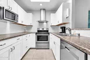 320 W Laguna Dr, Tempe, AZ 85282 - Photo 4