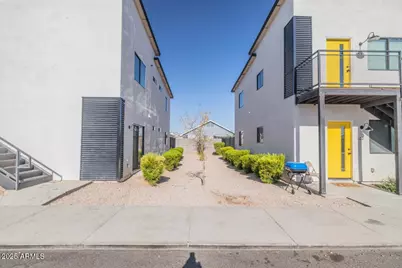 1135 E Chipman Road, Phoenix, AZ 85040 - Photo 2