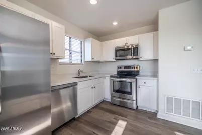 1135 E Chipman Road, Phoenix, AZ 85040 - Photo 16