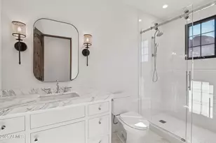 5830 N Echo Canyon Ln, Phoenix, AZ 85018 - Photo 32