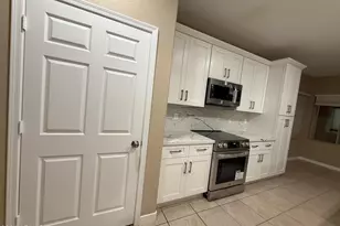 10910 W Laurelwood Ln, Avondale, AZ 85392 - Photo 8