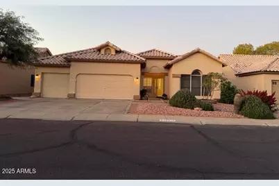 10910 W Laurelwood Lane, Avondale, AZ 85392 - Photo 2