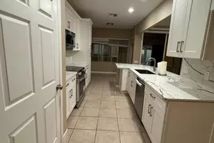 10910 W Laurelwood Ln, Avondale, AZ 85392 - Photo 10