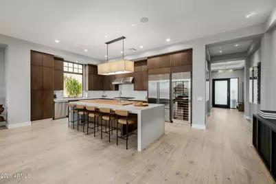 2 Biltmore Estate #207, Phoenix, AZ 85016 - Photo 14