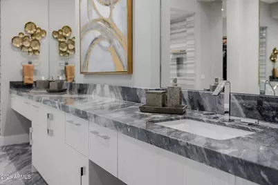 2 Biltmore Estate #207, Phoenix, AZ 85016 - Photo 38