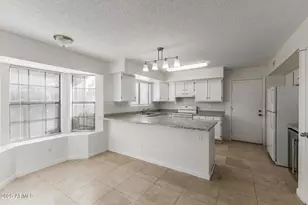 10428 N 53rd Dr, Glendale, AZ 85302 - Photo 8