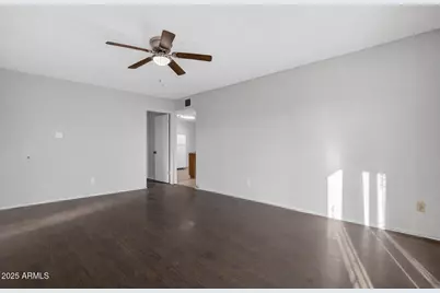 7649 W Mitchell Drive, Phoenix, AZ 85033 - Photo 4