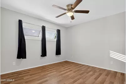 7649 W Mitchell Drive, Phoenix, AZ 85033 - Photo 12