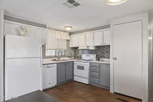 201 S Greenfield Rd, Mesa, AZ 85206 - Photo 12