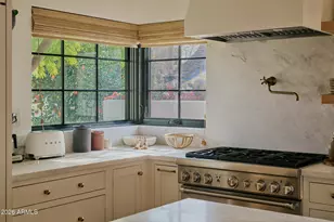 2038 N 11th Ave, Phoenix, AZ 85007 - Photo 14