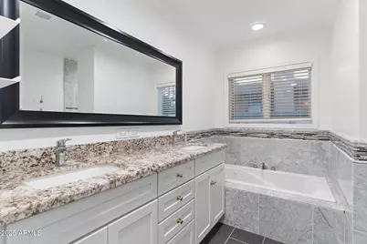 5328 E Pinchot Avenue, Phoenix, AZ 85018 - Photo 18