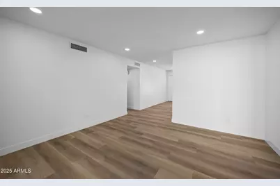 7026 W Jenan Drive, Peoria, AZ 85345 - Photo 10