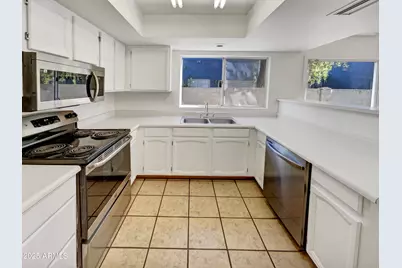 18621 N 4th Drive, Phoenix, AZ 85027 - Photo 2