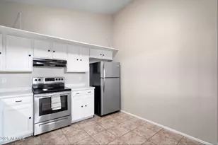 555 N May St, Mesa, AZ 85201 - Photo 10