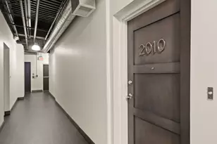 4020 N Scottsdale Rd, Scottsdale, AZ 85251 - Photo 2