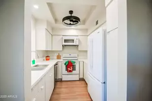 5640 E Bell Rd, Scottsdale, AZ 85254 - Photo 12