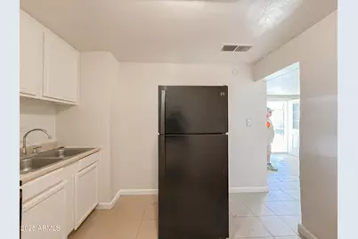 9606 N 11th Avenue #106, Phoenix, AZ 85021 - Photo 4