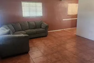 7 E Beautiful Ln, Phoenix, AZ 85042 - Photo 4