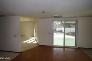 9803 W Pebble Beach Dr, Sun City, AZ 85351 - Photo 10
