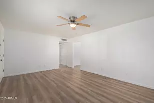 1025 E Greenway Dr, Tempe, AZ 85282 - Photo 8