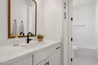 576 E Tanglewood Trail, Phoenix, AZ 85085 - Photo 16