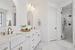 576 E Tanglewood Trl, Phoenix, AZ 85085 - Photo 12