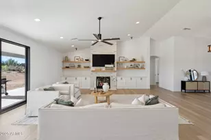 576 E Tanglewood Trl, Phoenix, AZ 85085 - Photo 6