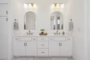 576 E Tanglewood Trl, Phoenix, AZ 85085 - Photo 14