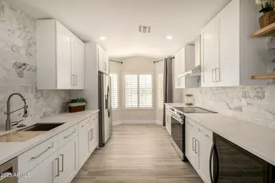 6152 W Blackhawk Drive, Glendale, AZ 85308 - Photo 14