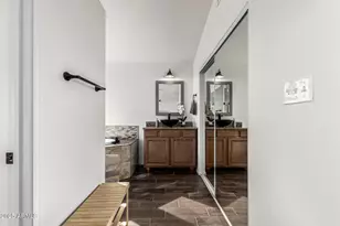 729 E Glenhaven Dr, Phoenix, AZ 85048 - Photo 16